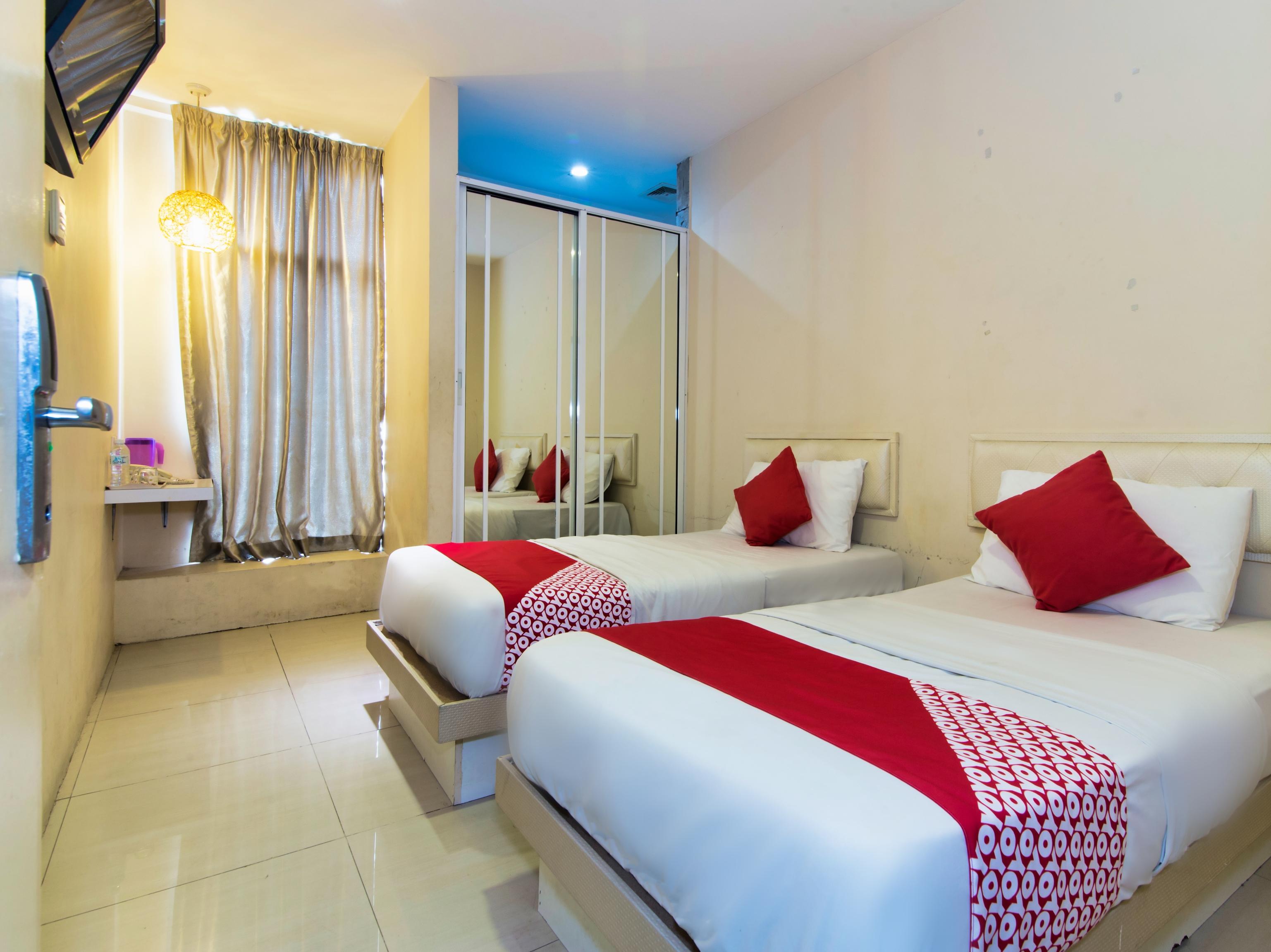 โอโย 479 เดอะ กรีน โฮเต็ล Hotel อัมปัง ภายนอก รูปภาพ