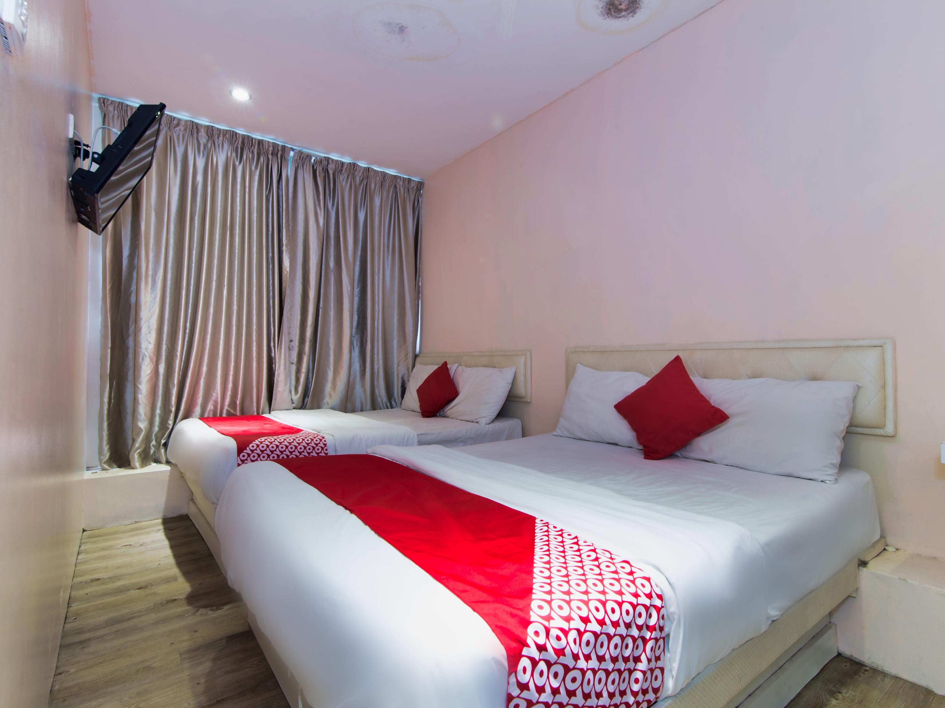 โอโย 479 เดอะ กรีน โฮเต็ล Hotel อัมปัง ภายนอก รูปภาพ