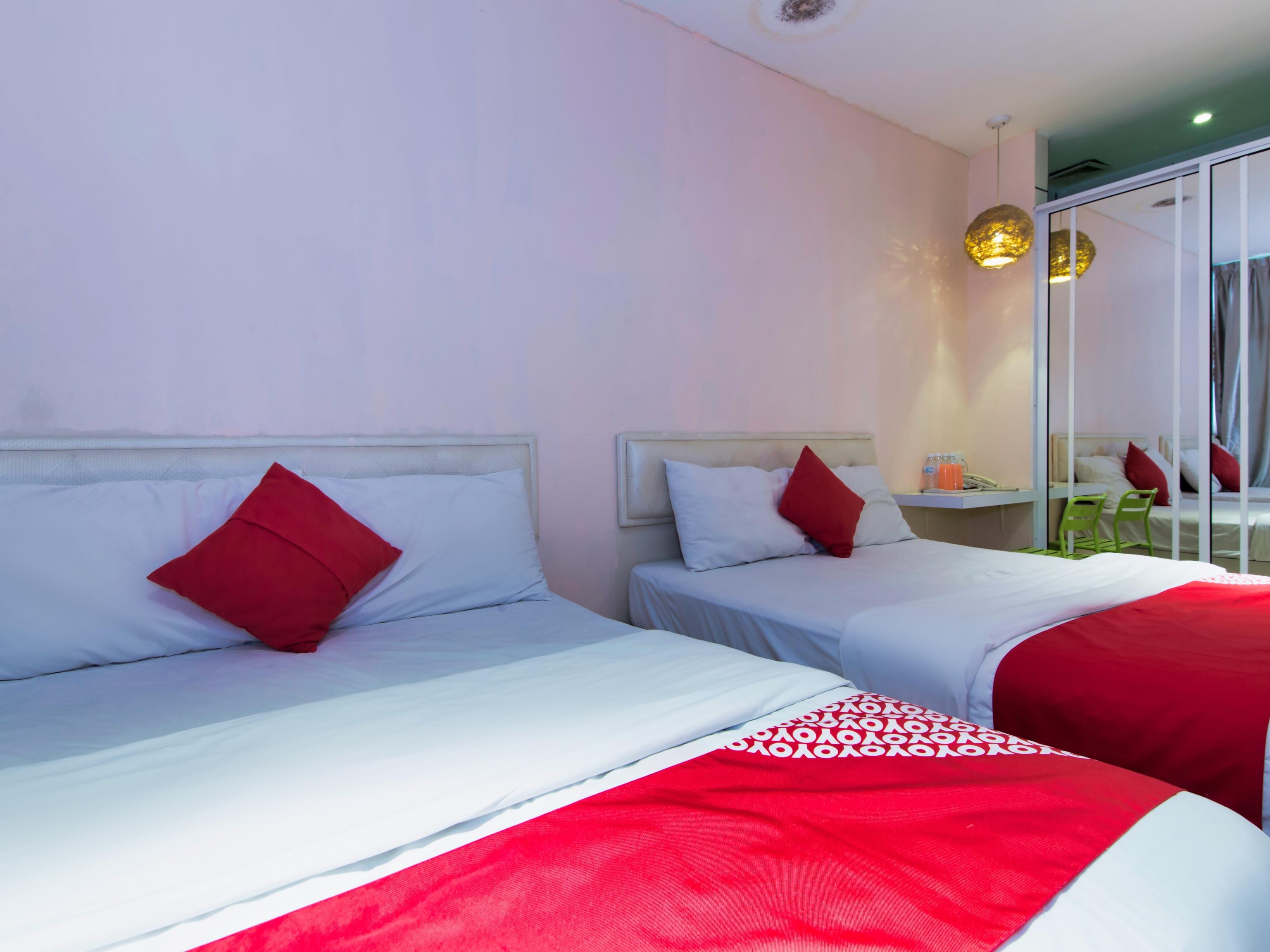 โอโย 479 เดอะ กรีน โฮเต็ล Hotel อัมปัง ภายนอก รูปภาพ