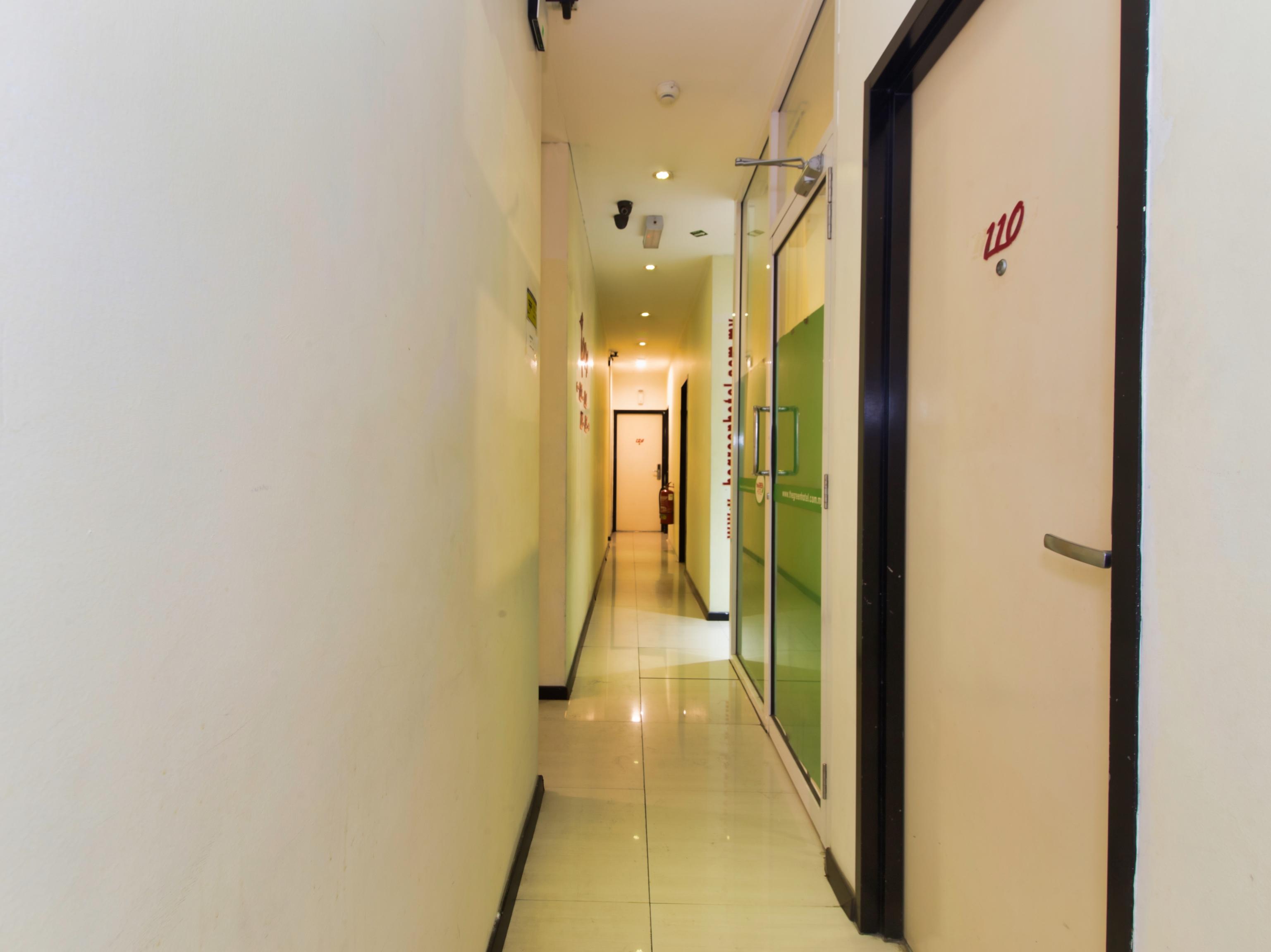 โอโย 479 เดอะ กรีน โฮเต็ล Hotel อัมปัง ภายนอก รูปภาพ