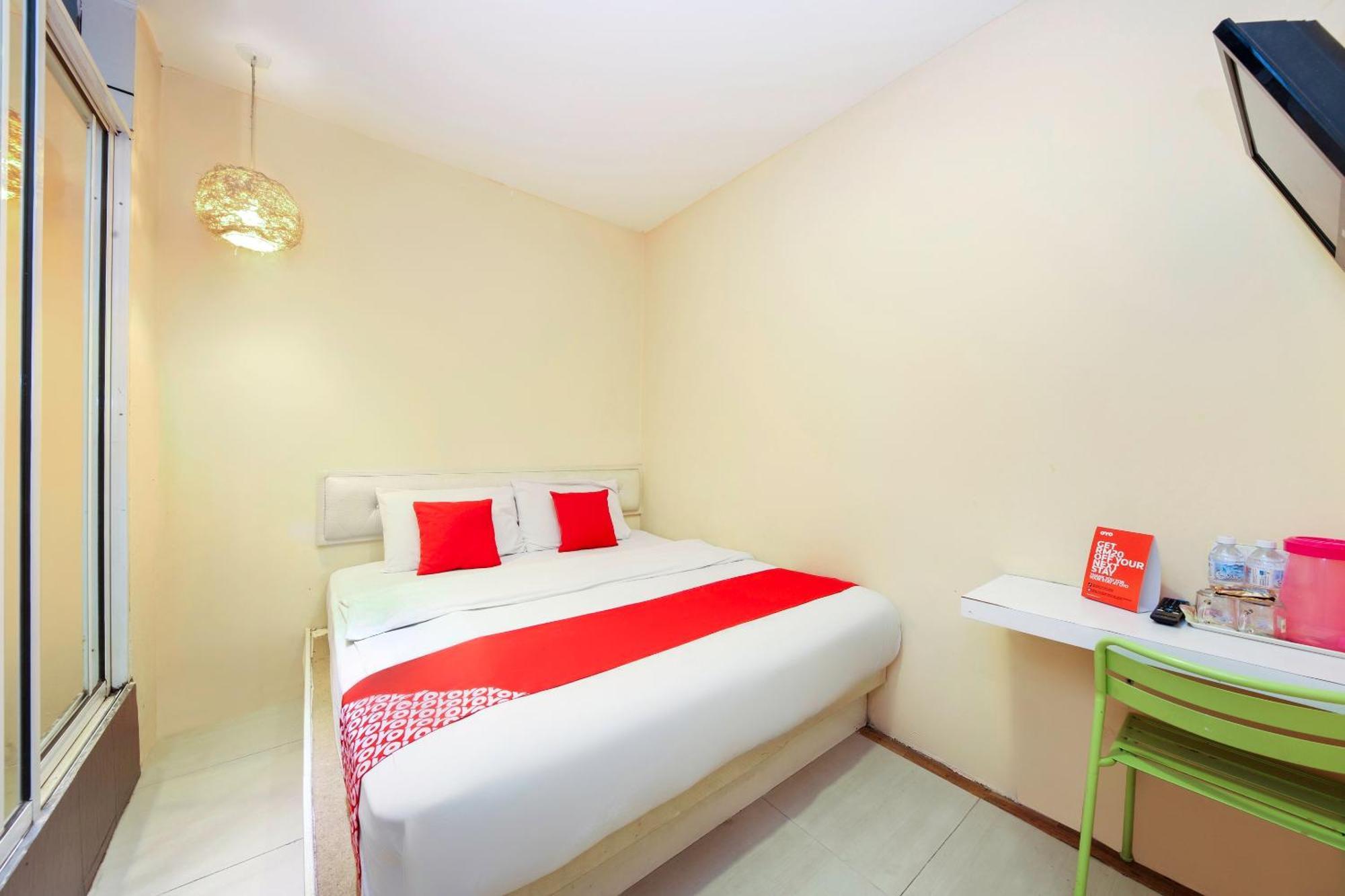 โอโย 479 เดอะ กรีน โฮเต็ล Hotel อัมปัง ภายนอก รูปภาพ