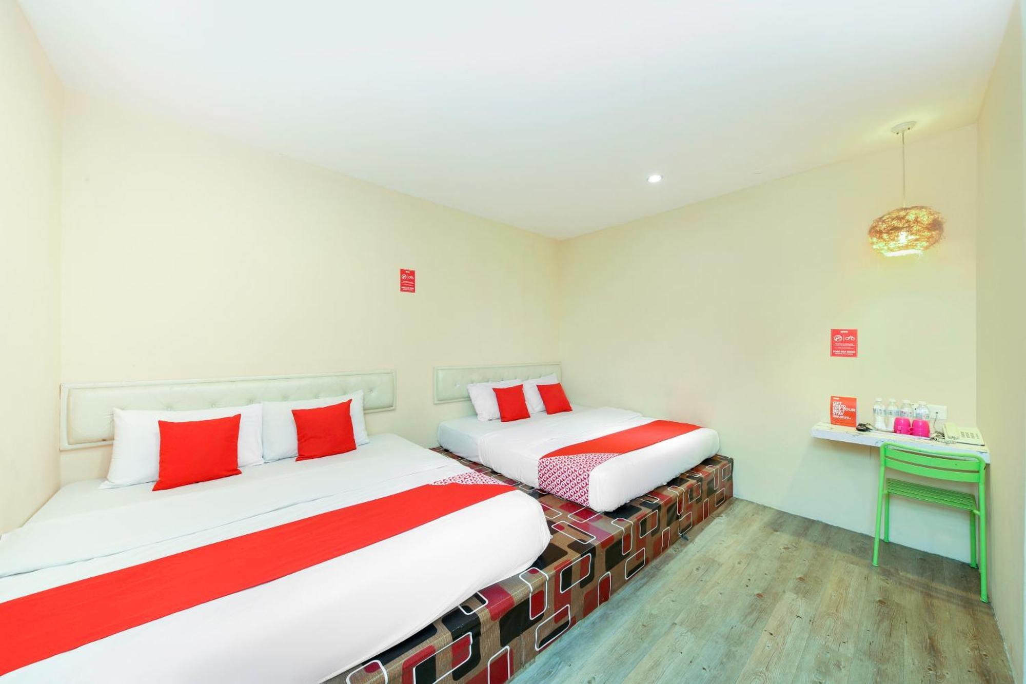 โอโย 479 เดอะ กรีน โฮเต็ล Hotel อัมปัง ภายนอก รูปภาพ