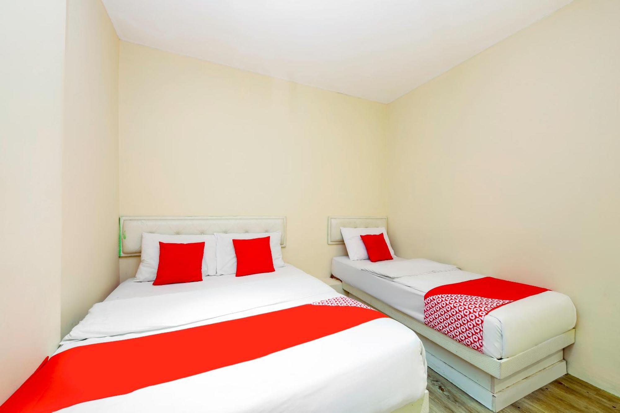 โอโย 479 เดอะ กรีน โฮเต็ล Hotel อัมปัง ภายนอก รูปภาพ