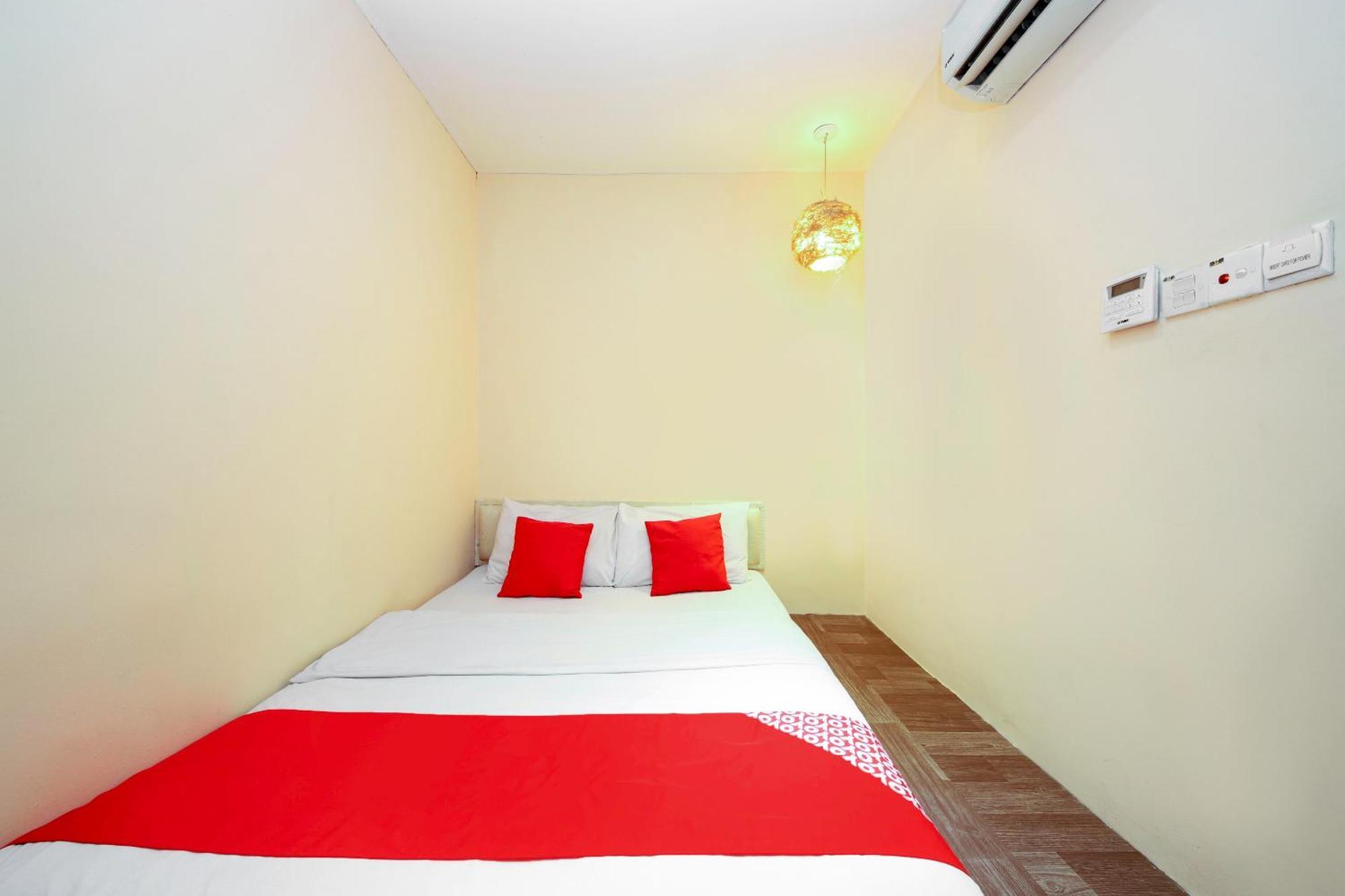 โอโย 479 เดอะ กรีน โฮเต็ล Hotel อัมปัง ภายนอก รูปภาพ