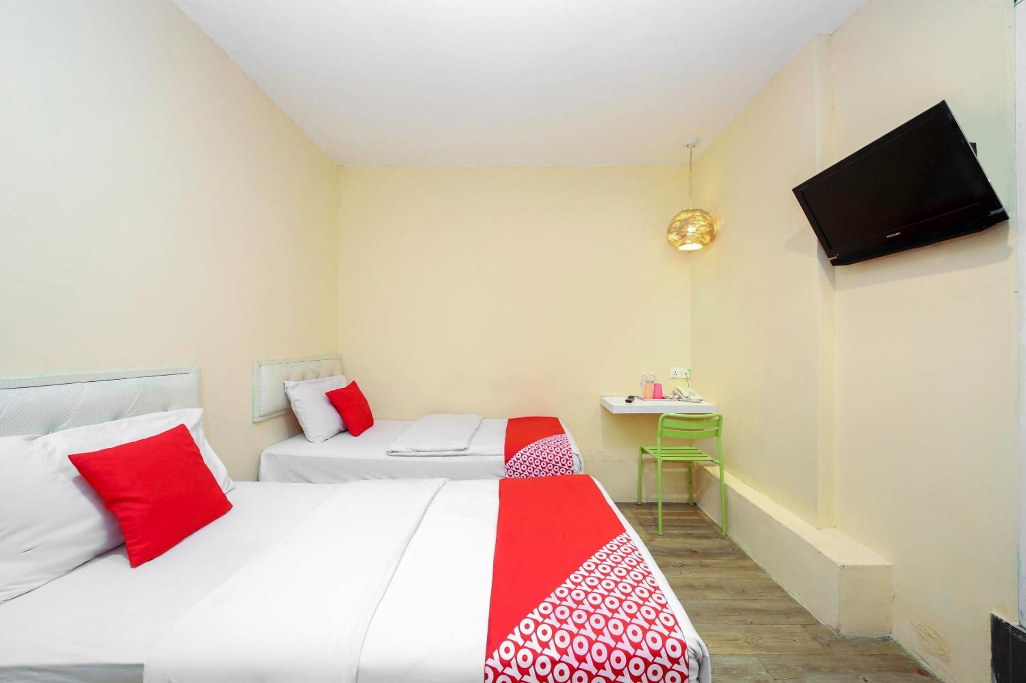 โอโย 479 เดอะ กรีน โฮเต็ล Hotel อัมปัง ภายนอก รูปภาพ