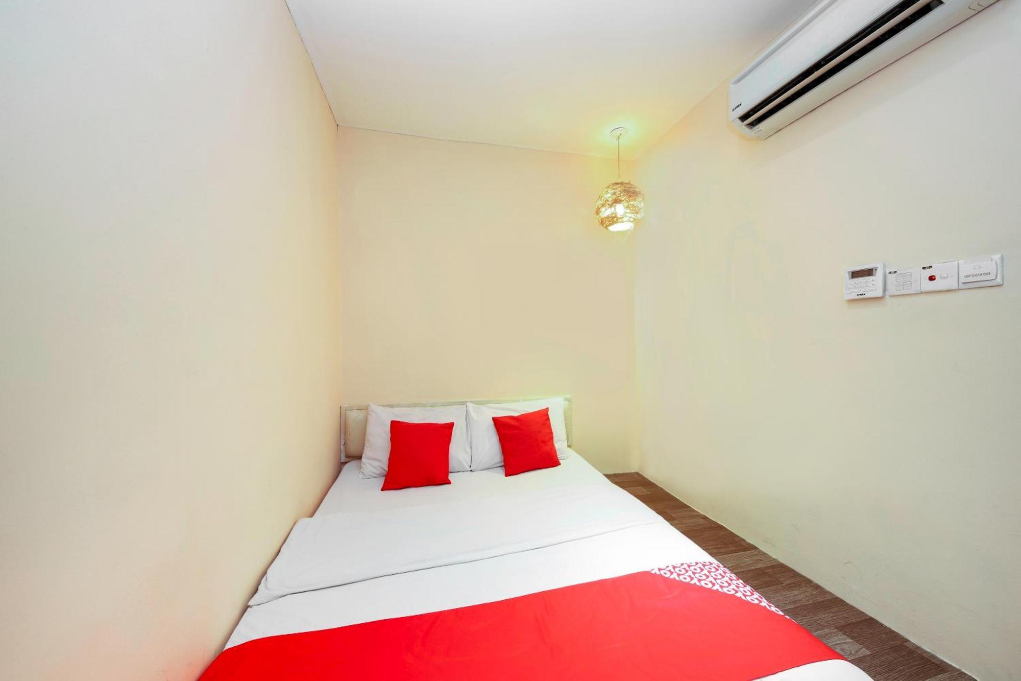 โอโย 479 เดอะ กรีน โฮเต็ล Hotel อัมปัง ภายนอก รูปภาพ
