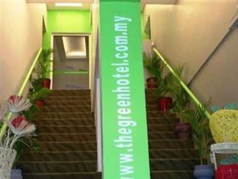 โอโย 479 เดอะ กรีน โฮเต็ล Hotel อัมปัง ภายนอก รูปภาพ