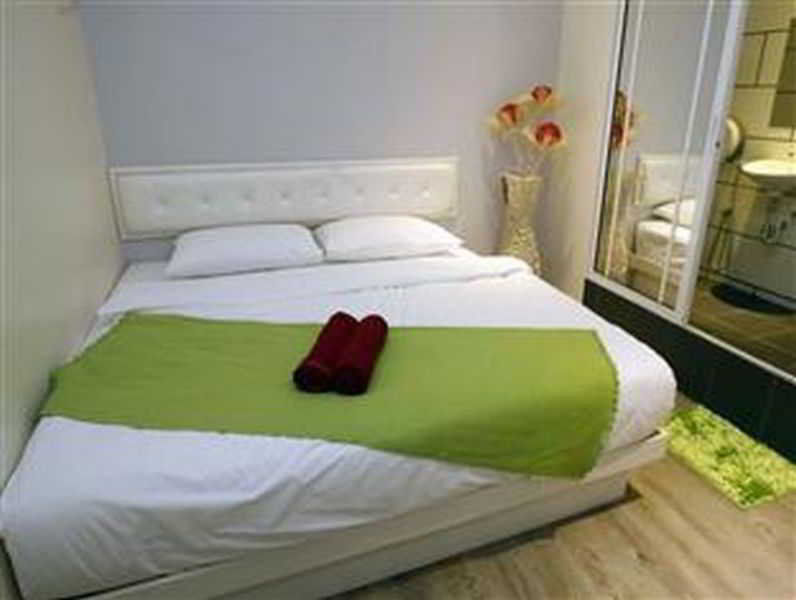 โอโย 479 เดอะ กรีน โฮเต็ล Hotel อัมปัง ภายนอก รูปภาพ